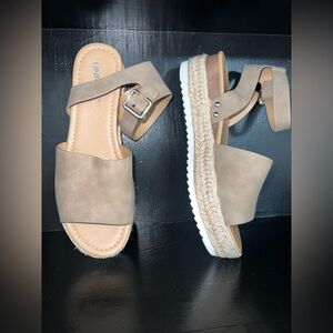 Women's Tan Platform Sandals